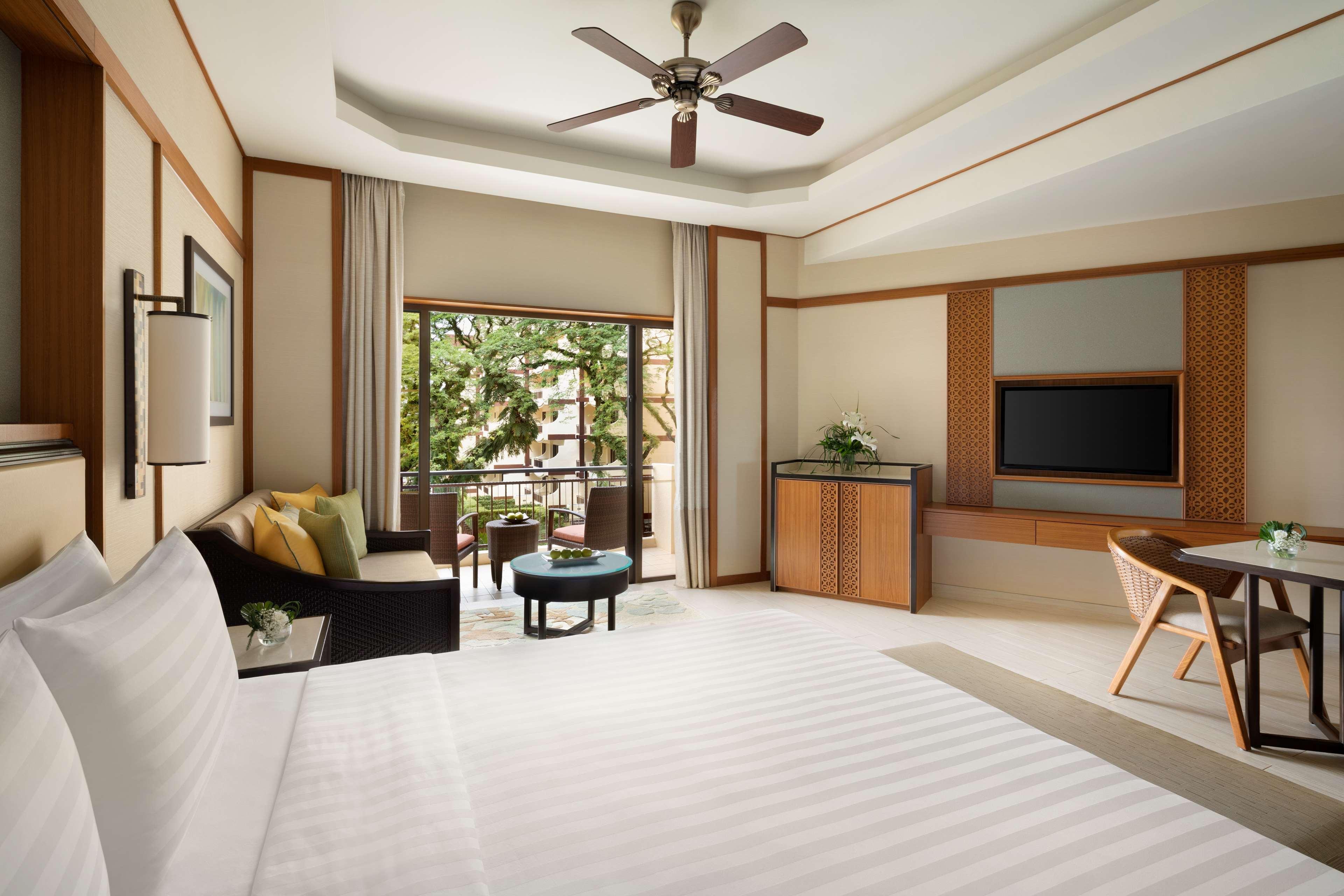Shangri-La Rasa Sayang, Penang Бату-Феррінгі Екстер'єр фото A suite at the hotel
