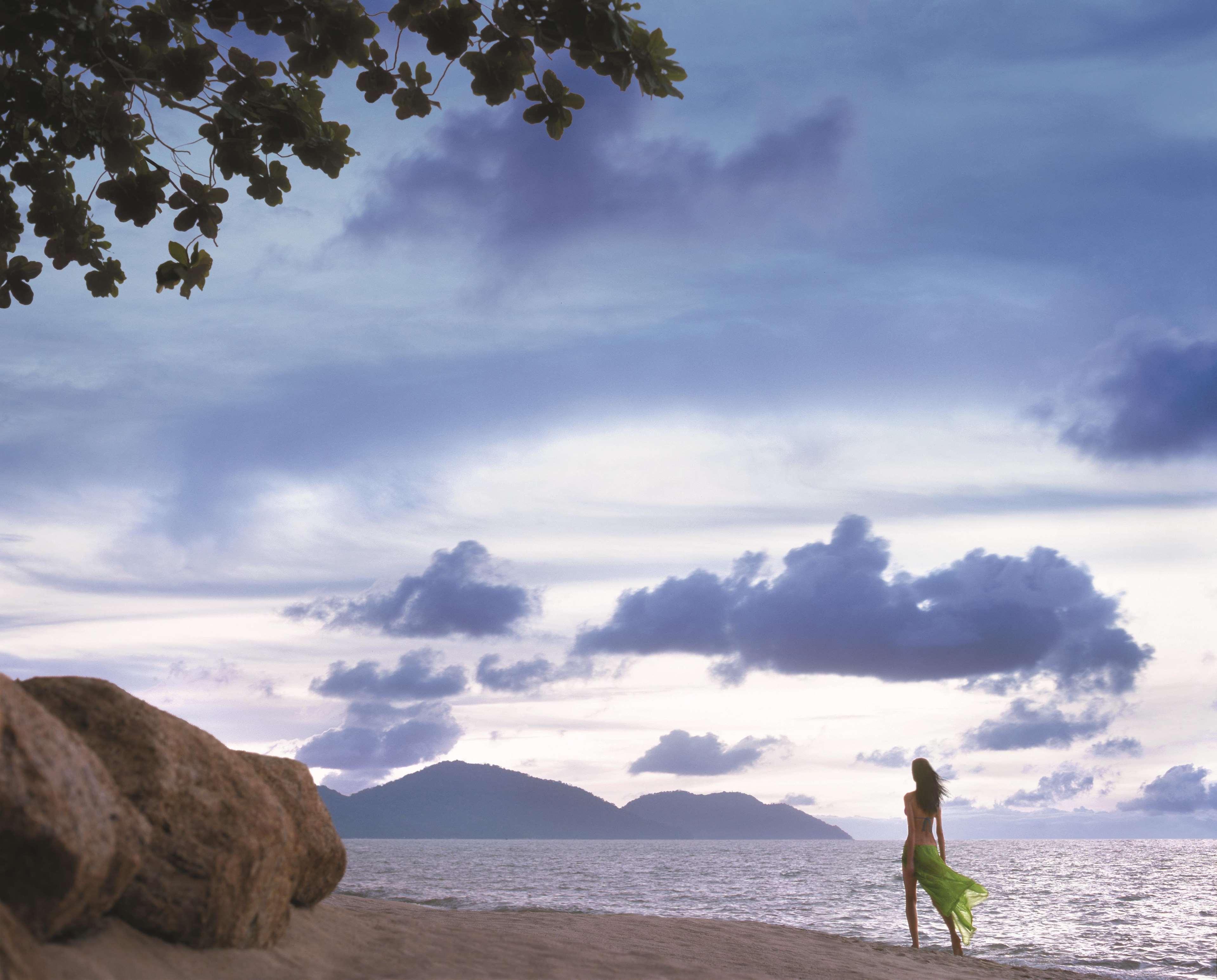 Shangri-La Rasa Sayang, Penang Бату-Феррінгі Екстер'єр фото Sunset at the beach