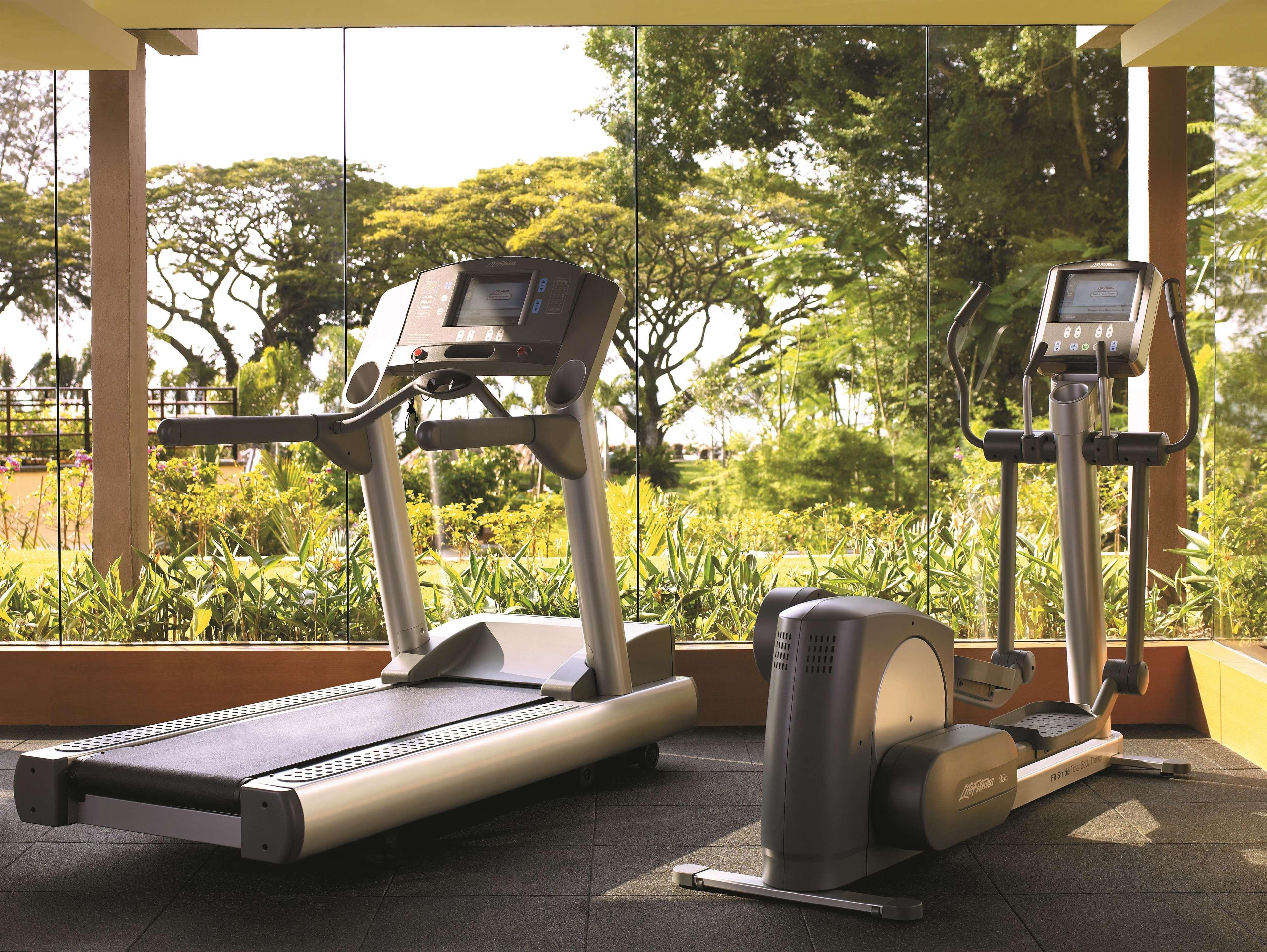 Shangri-La Rasa Sayang, Penang Бату-Феррінгі Екстер'єр фото A treadmill