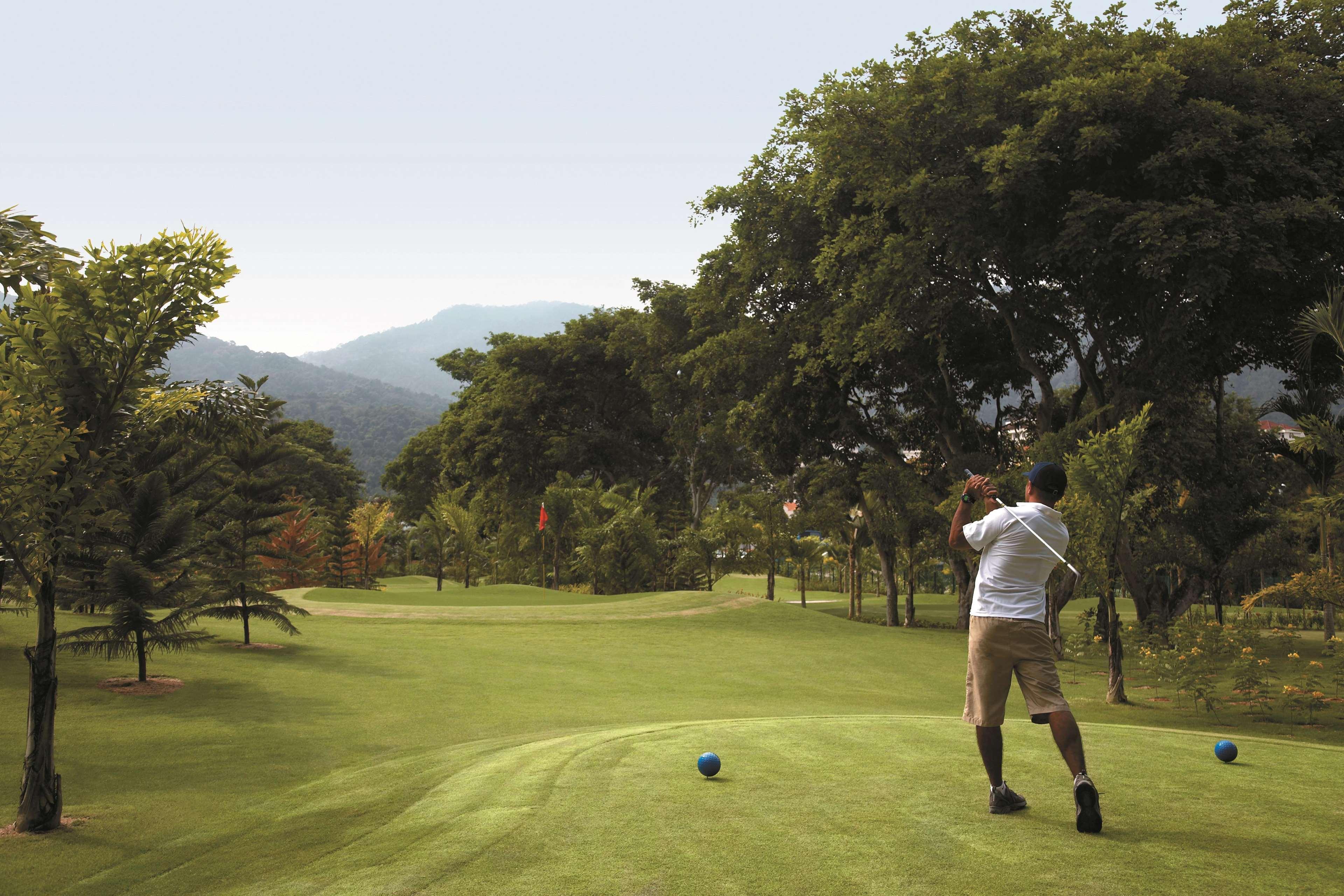 Shangri-La Rasa Sayang, Penang Бату-Феррінгі Екстер'єр фото Golf course at the Royal Lake Club